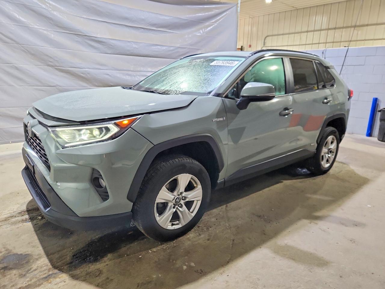 Salvage Toyota RAV4 Image