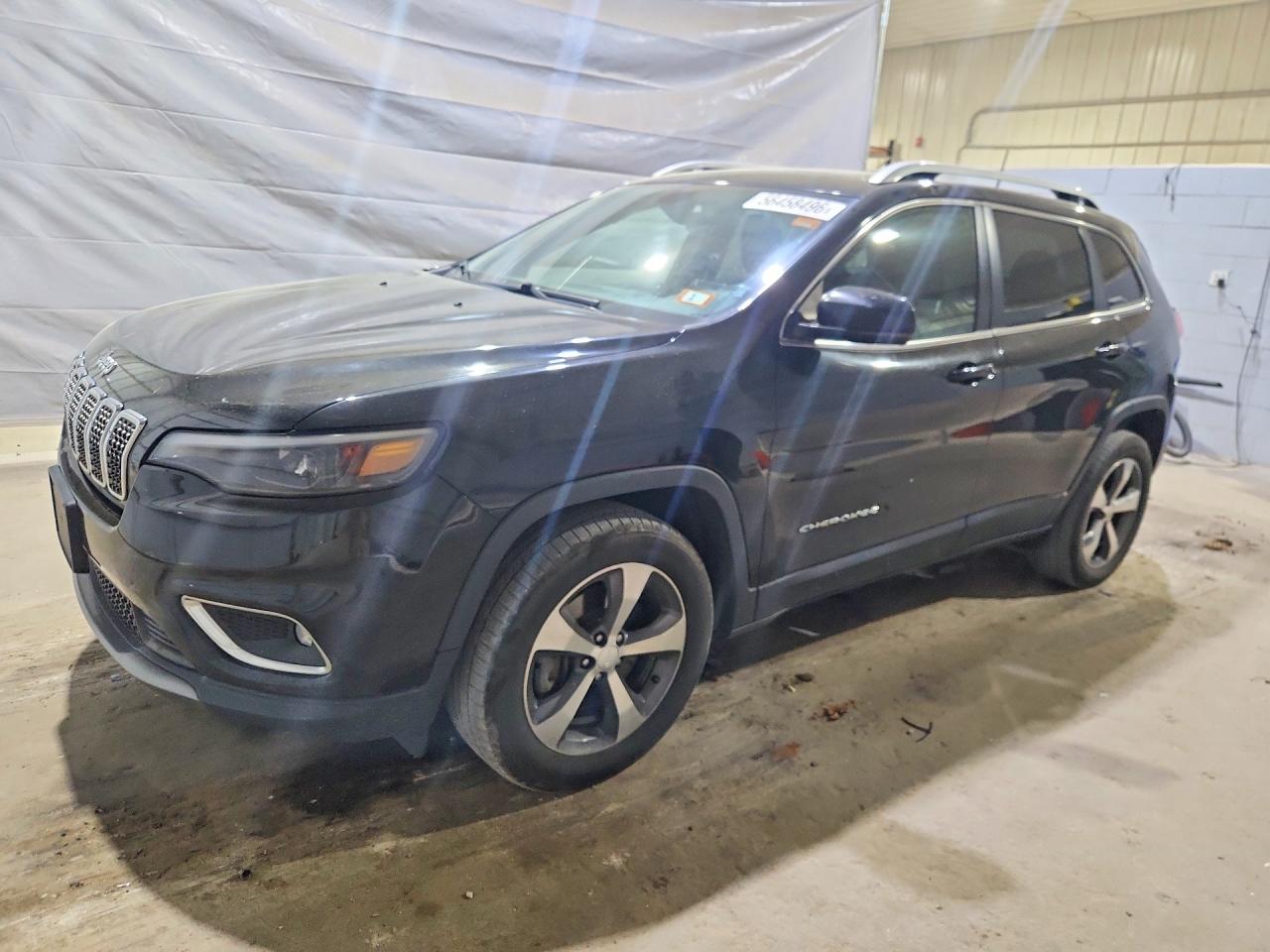 Salvage Jeep Grand Cherokee Image