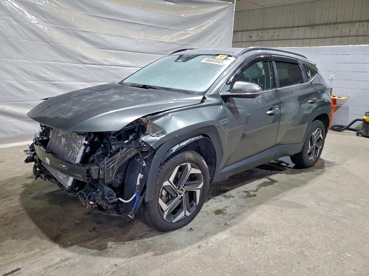 Salvage Hyundai TUCSON Image
