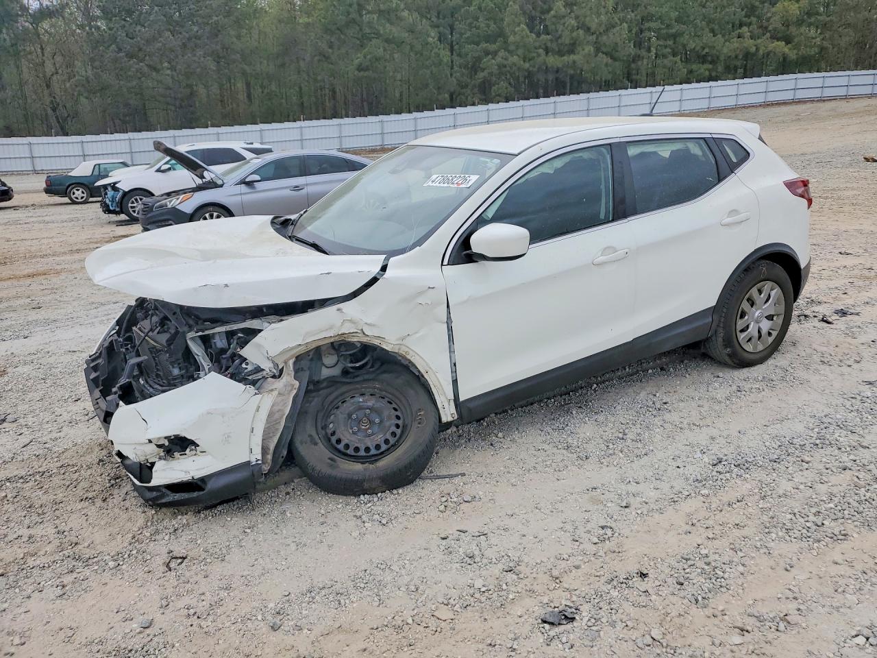 Salvage Nissan Rogue Image