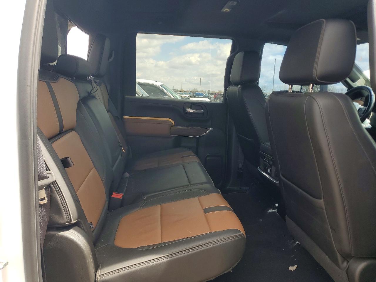 Chevrolet Silverado K3500 High Country