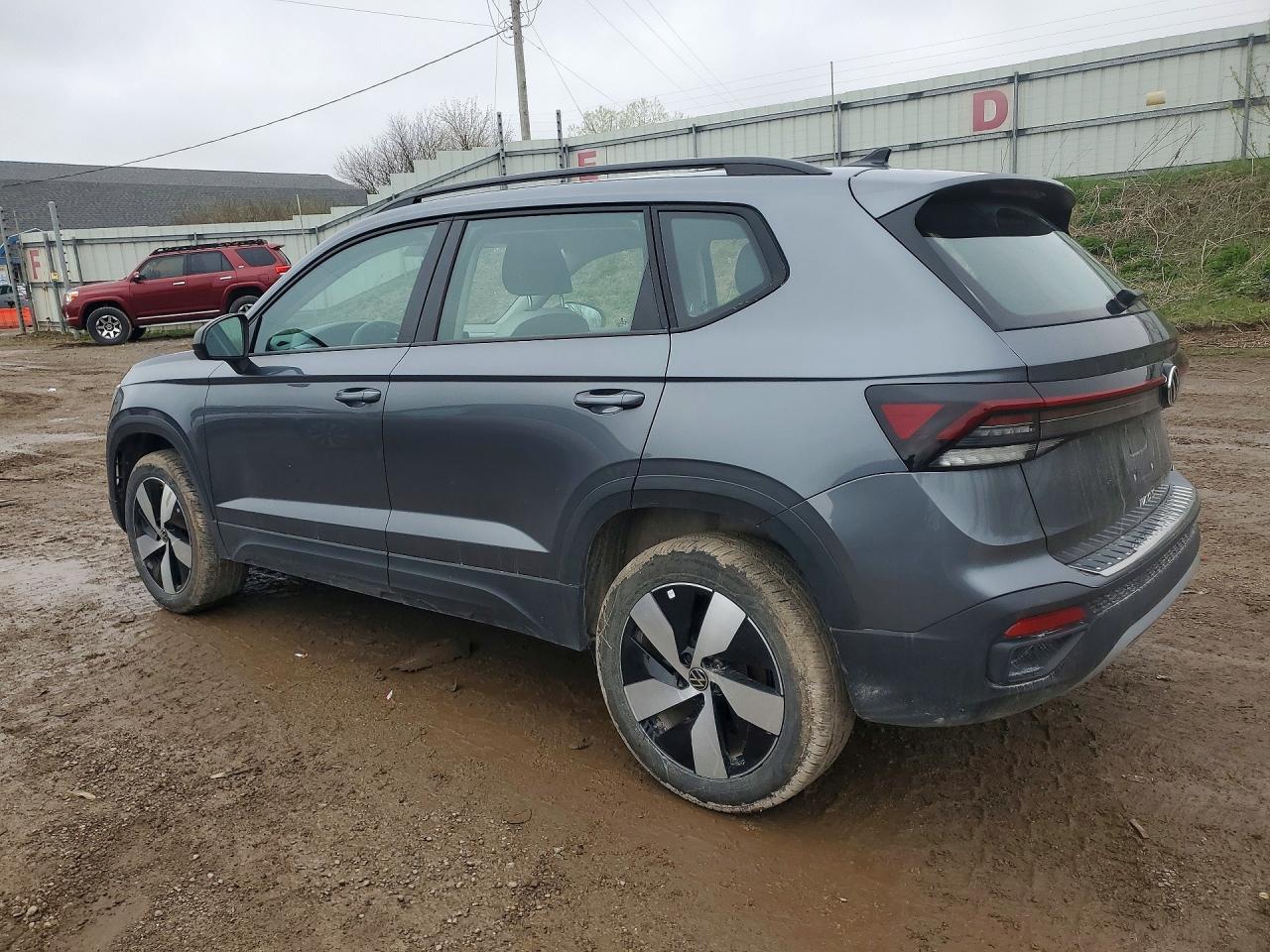 Volkswagen Taos S