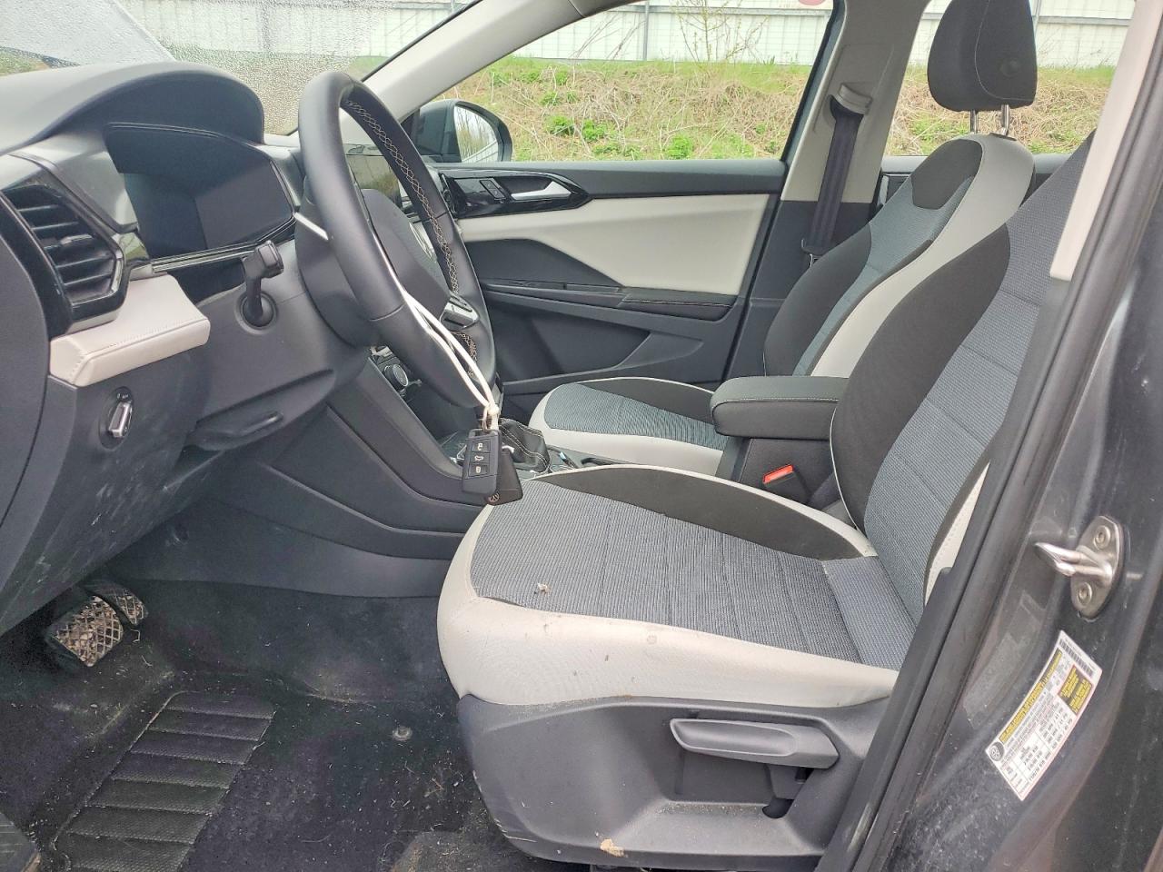 Volkswagen Taos S