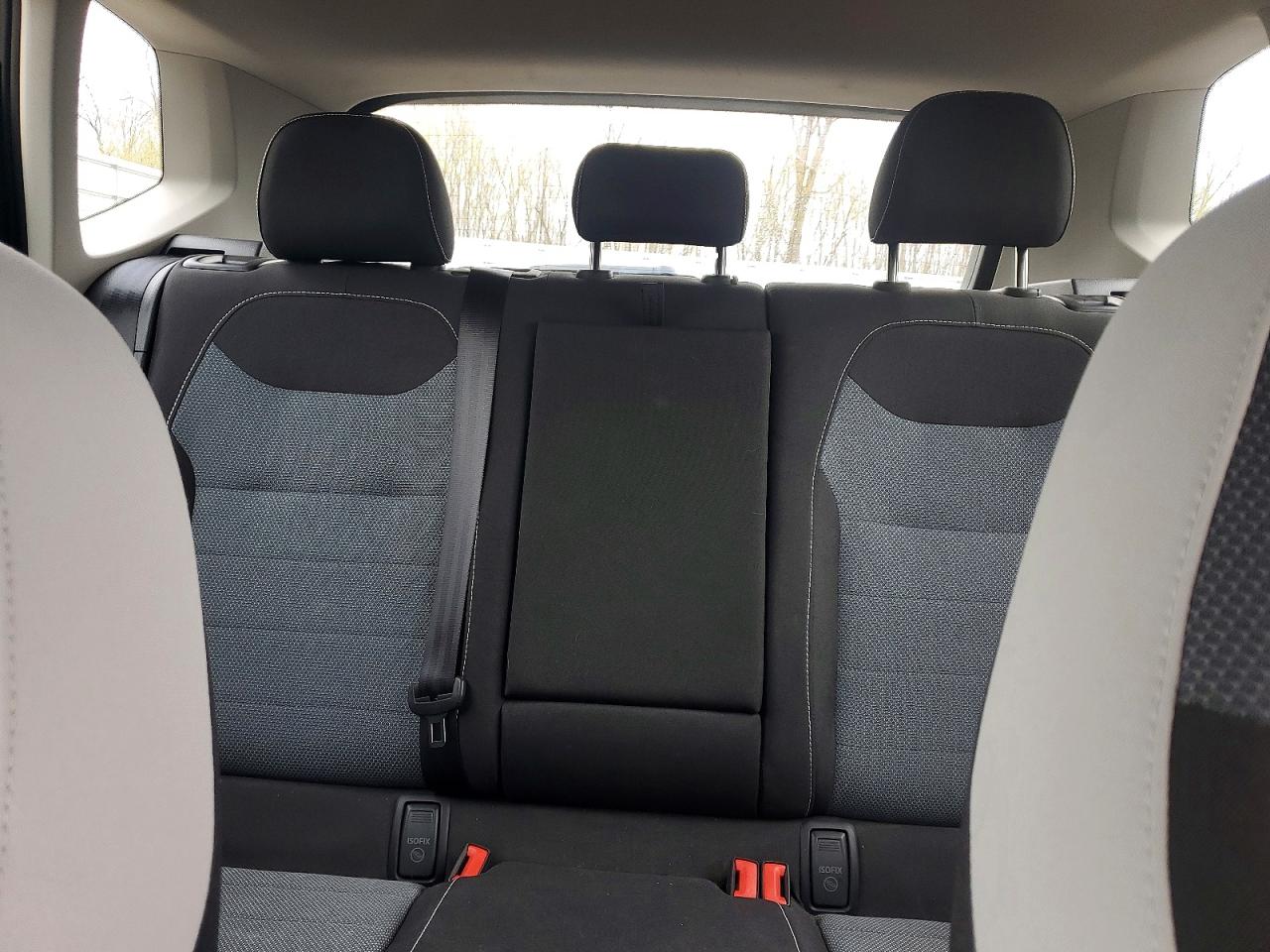 Volkswagen Taos S