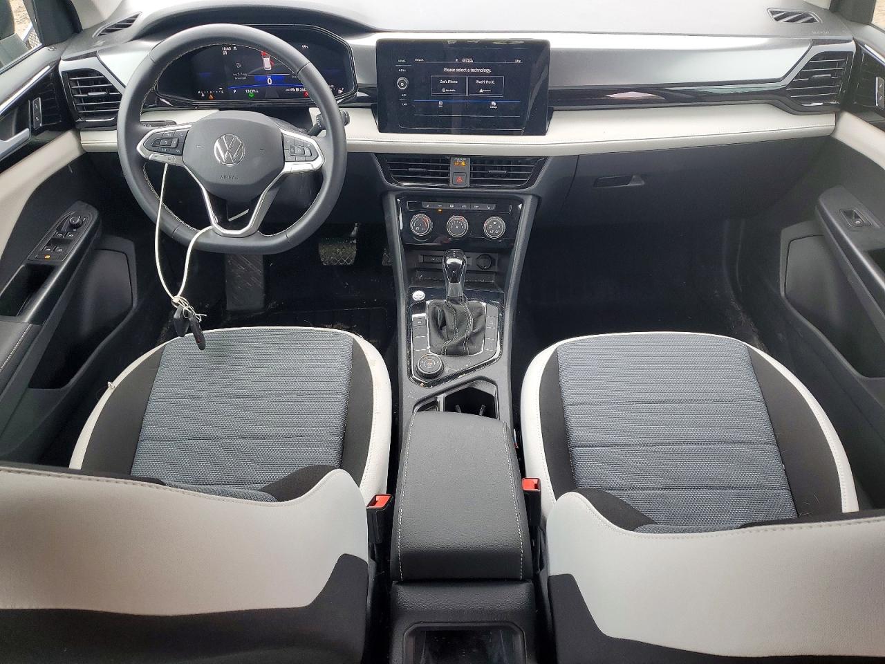 Volkswagen Taos S