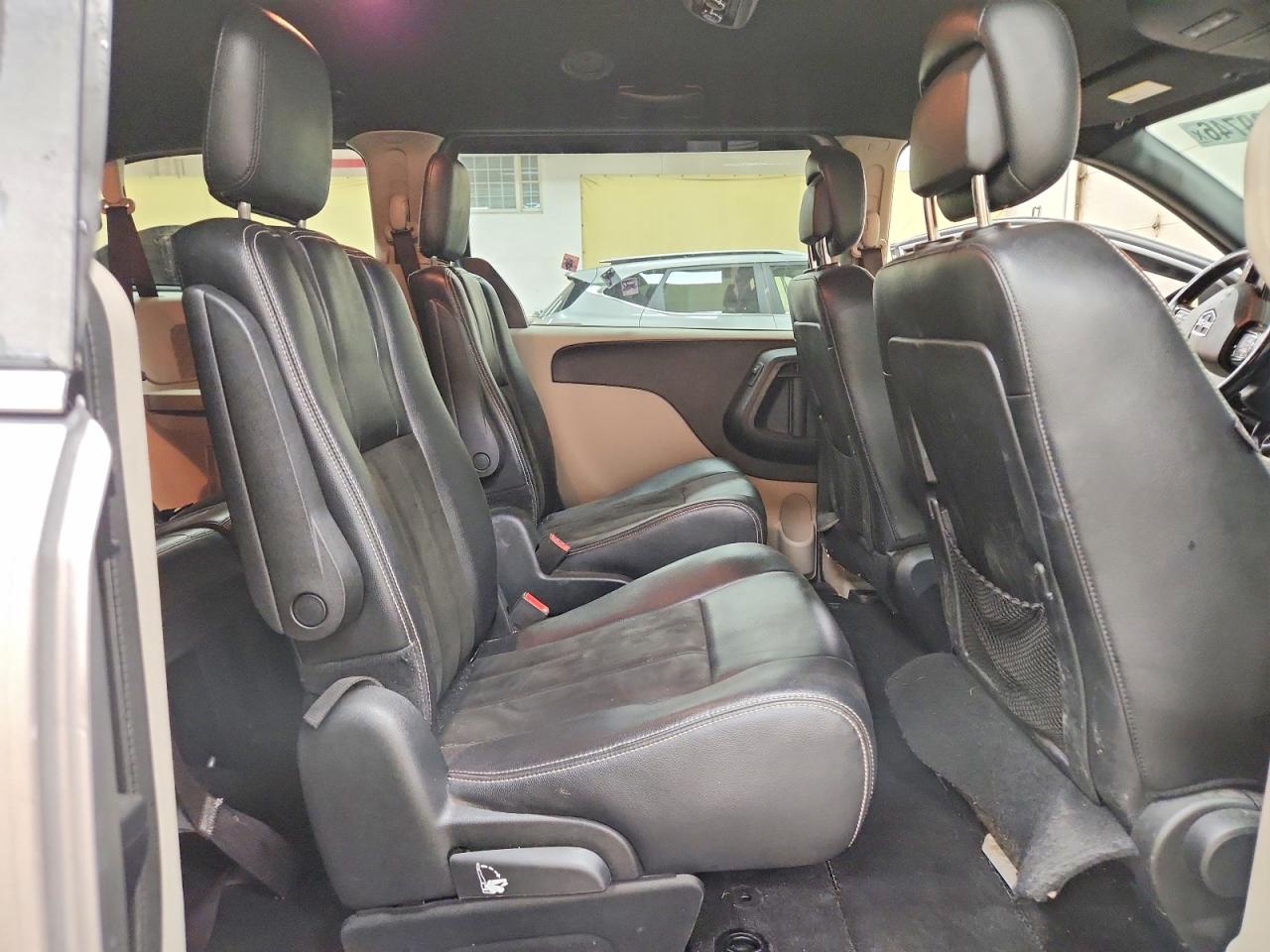 Dodge Caravan Sxt