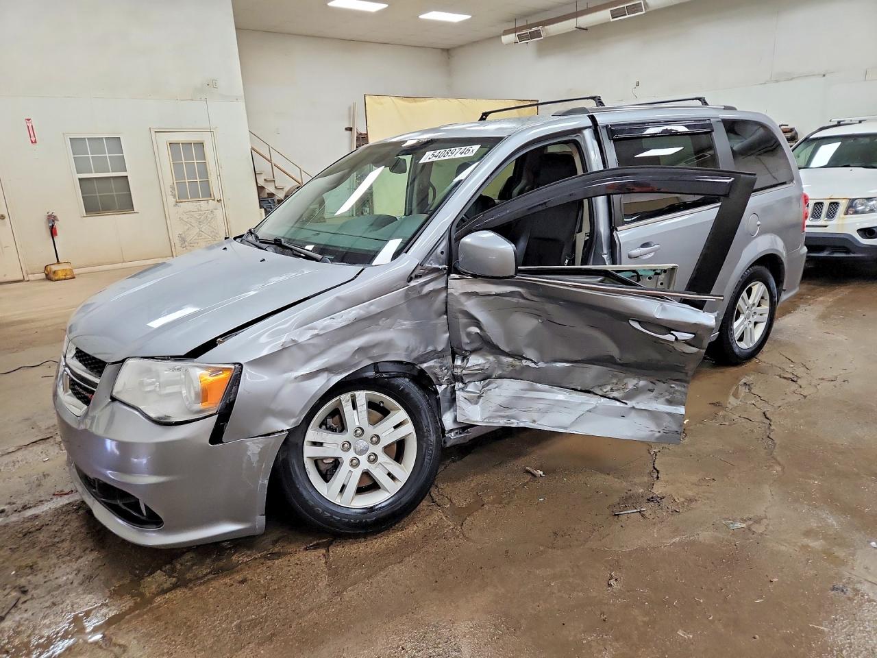 Salvage Dodge Caravan Image