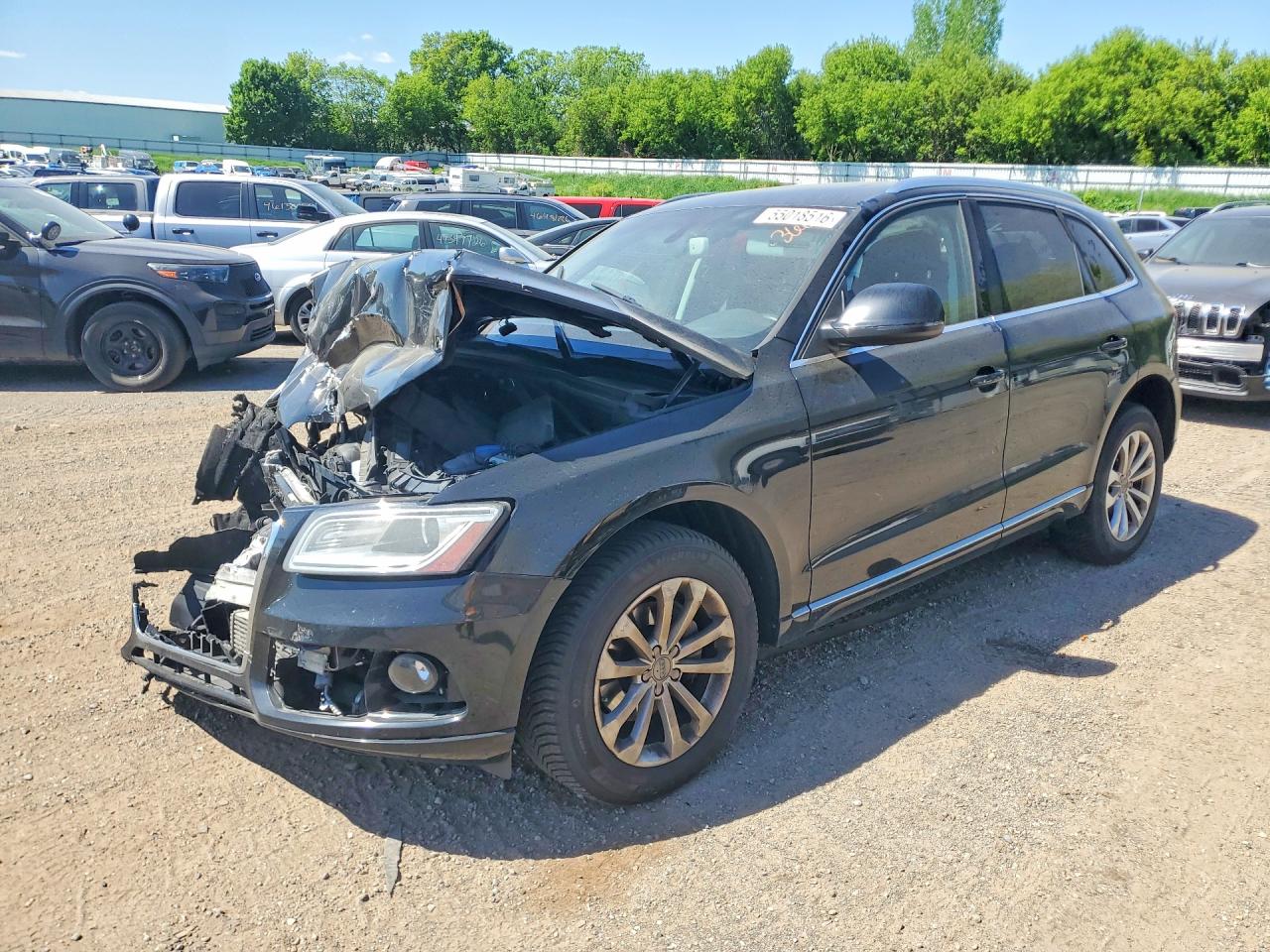 Salvage Audi Q5 Image