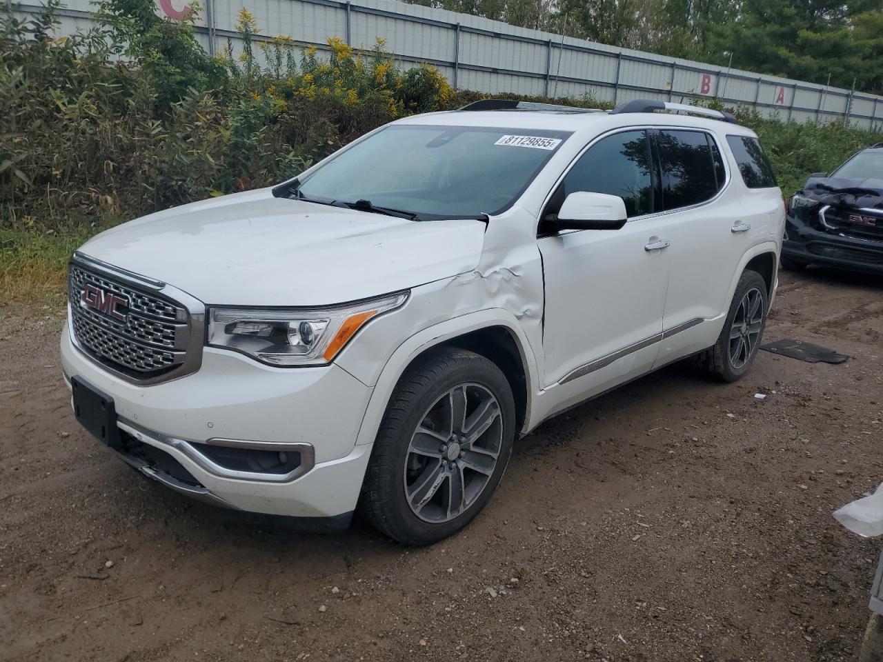 Salvage GMC Acadia Image