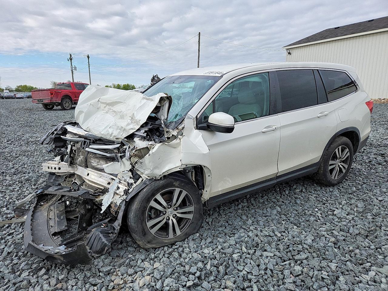 Salvage Honda Pilot Image