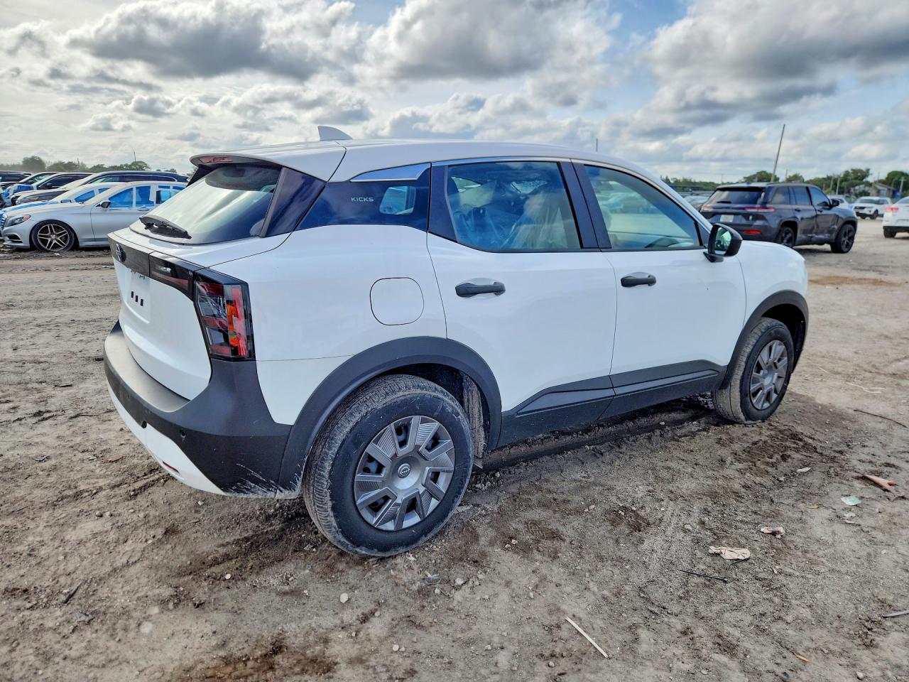 Nissan Kicks S