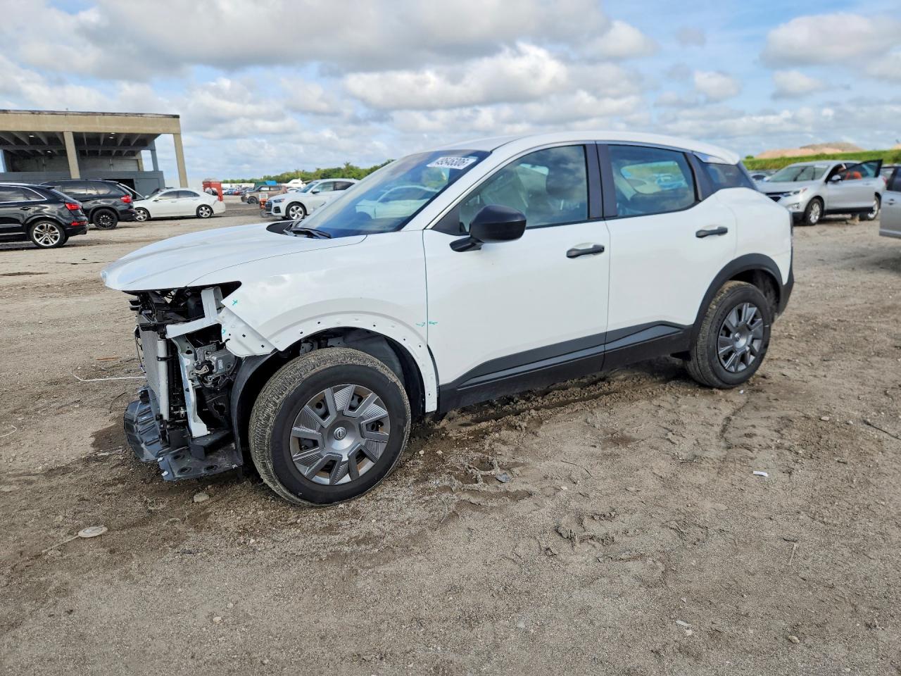 Salvage Nissan Kicks Image