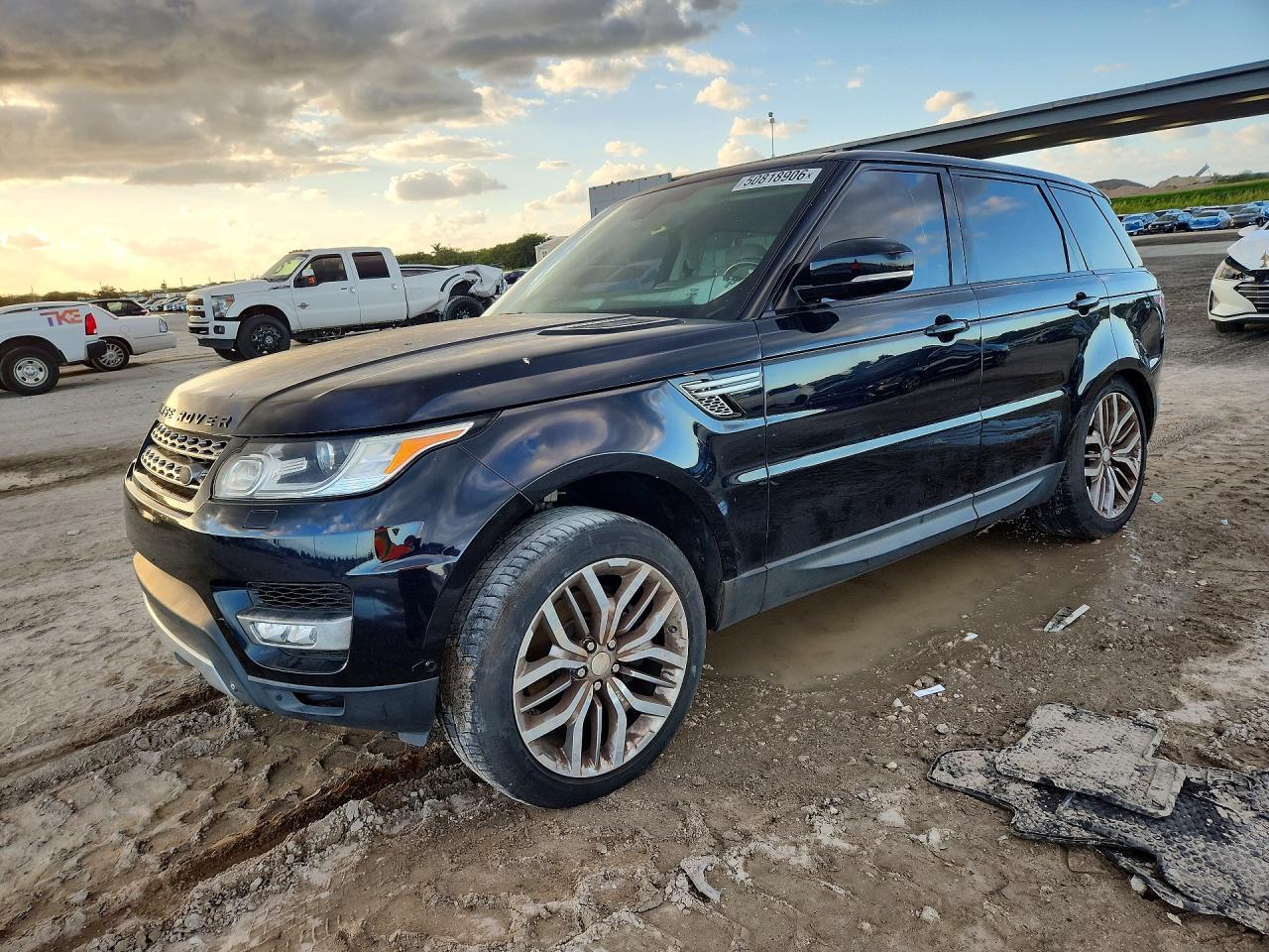 Salvage Land Rover Range Rover Image