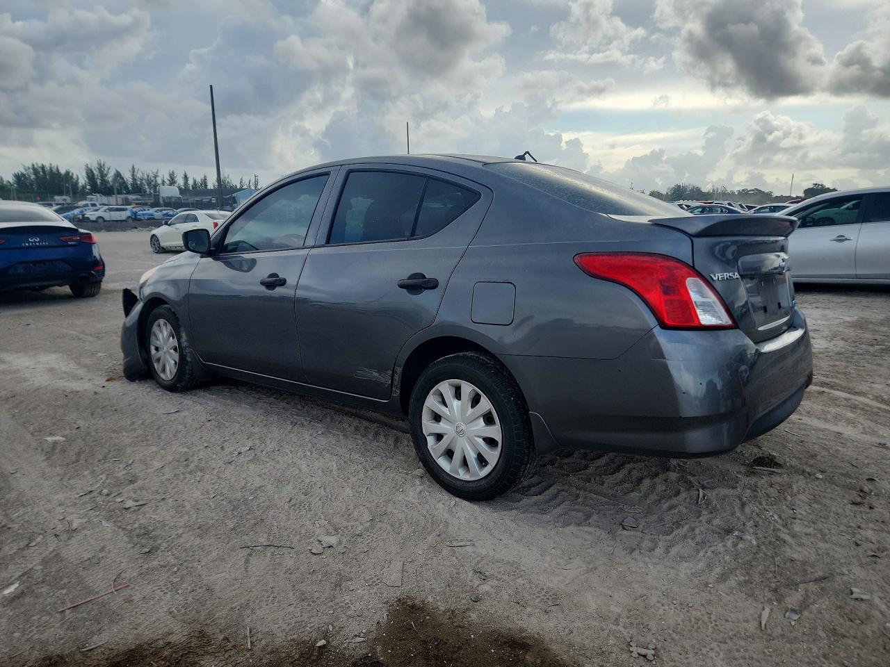 Nissan Versa 1.6 S Plus