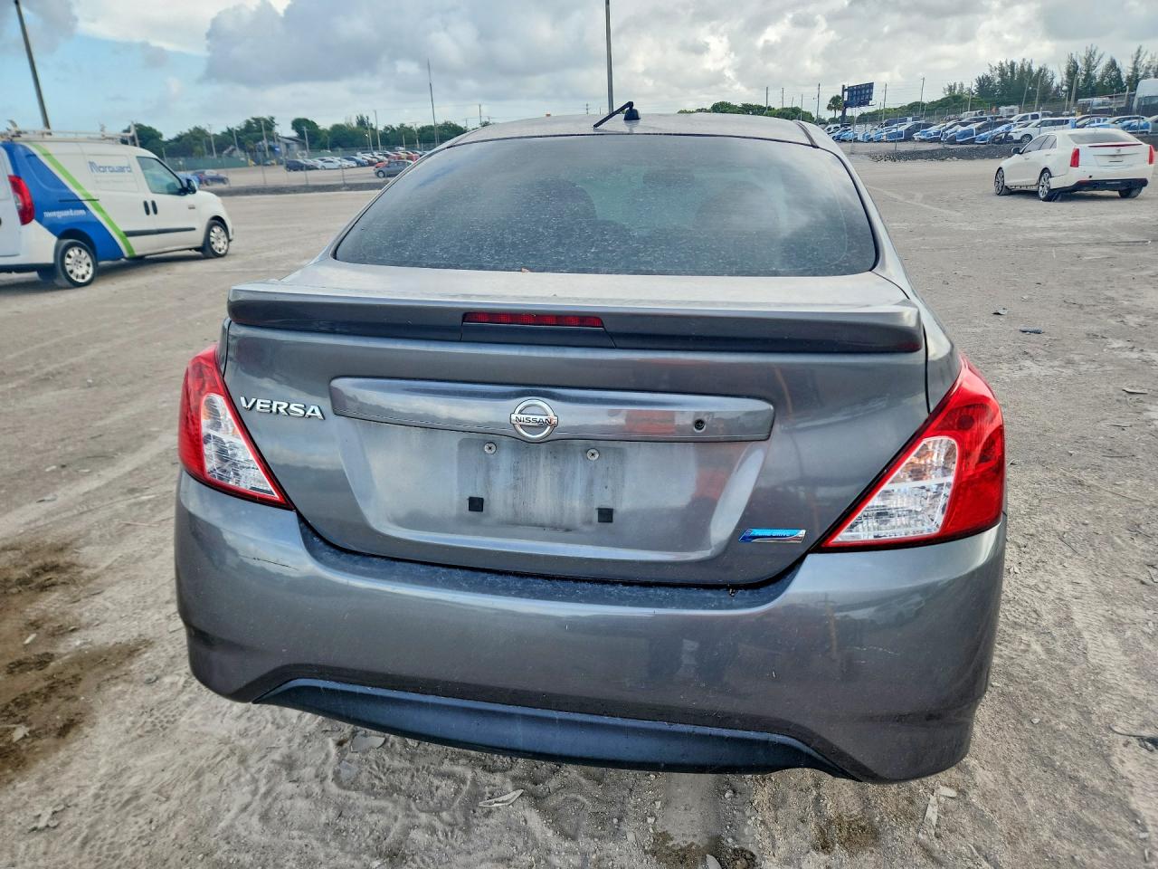 Nissan Versa 1.6 S Plus