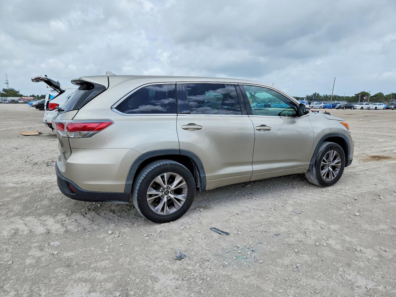 Toyota Highlander Le Plus