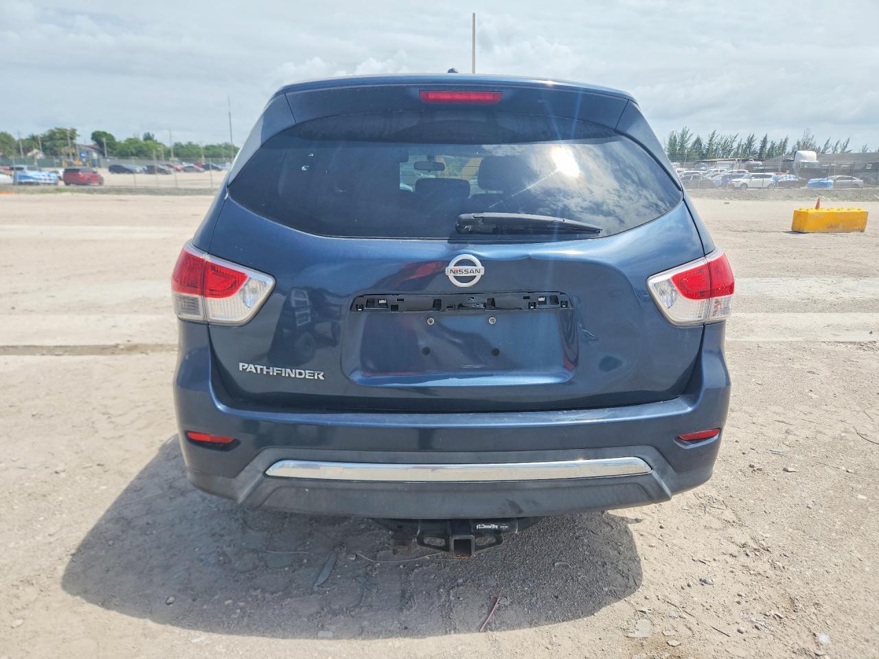 Nissan Pathfinder S