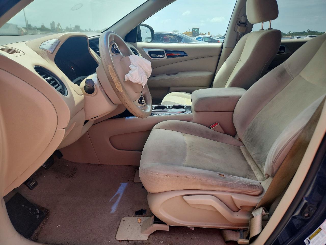 Nissan Pathfinder S