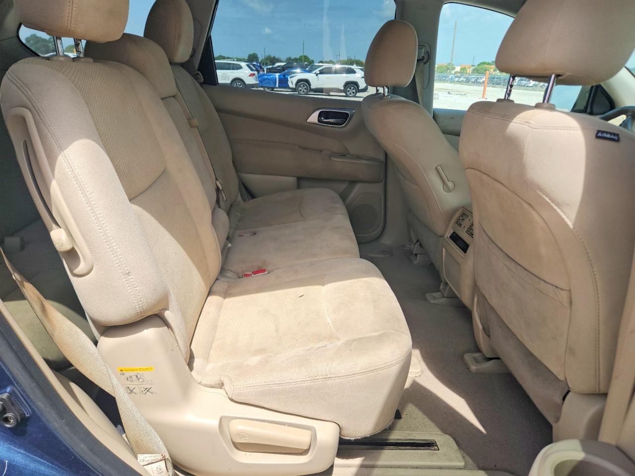 Nissan Pathfinder S