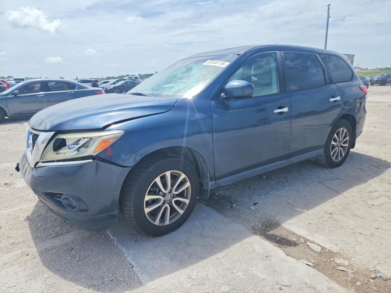 Salvage Nissan Pathfinder Image