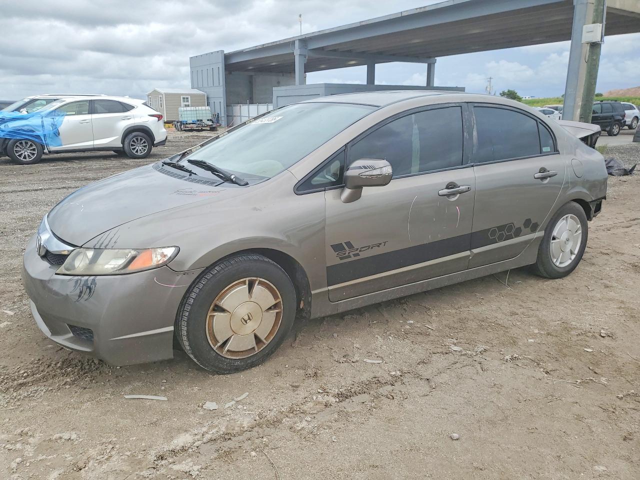Salvage Honda Civic Image