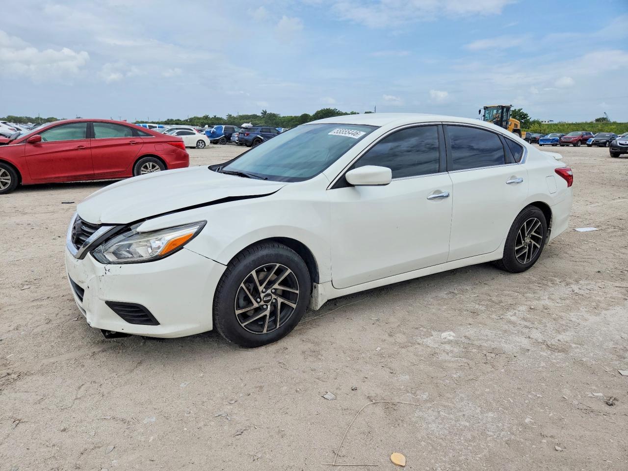 Salvage Nissan Altima Image
