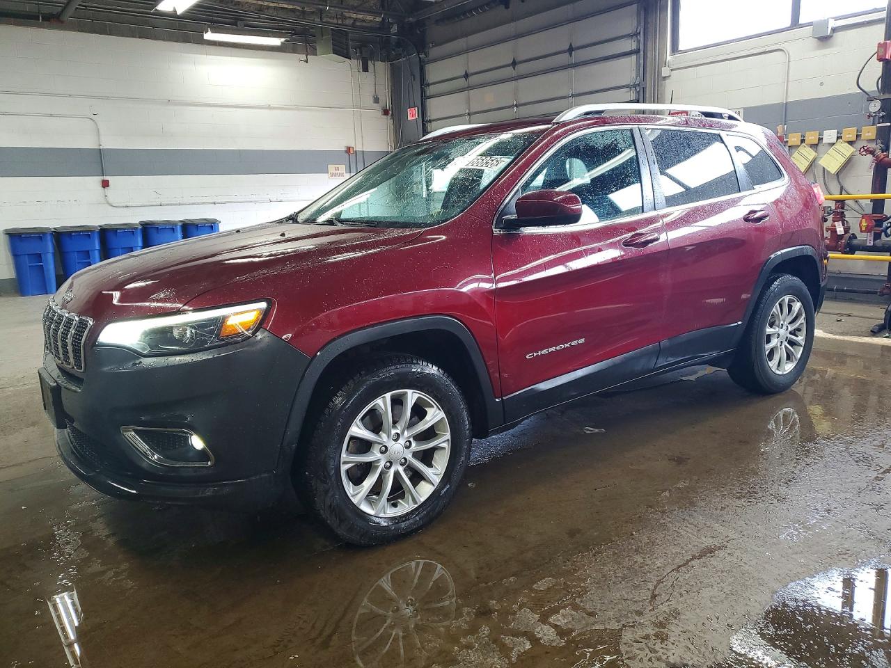 Salvage Jeep Cherokee Image