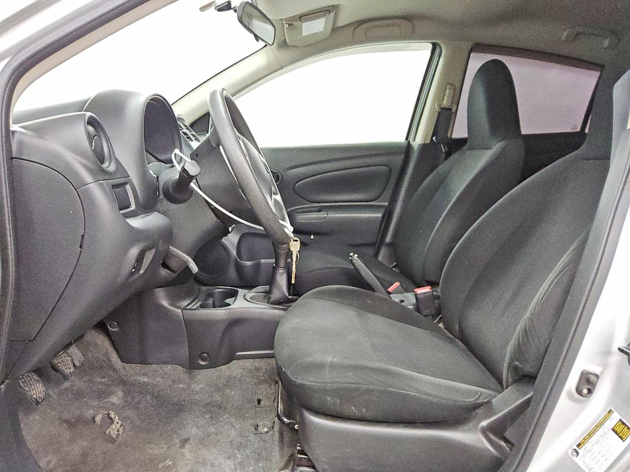 Nissan Versa 1.6 S