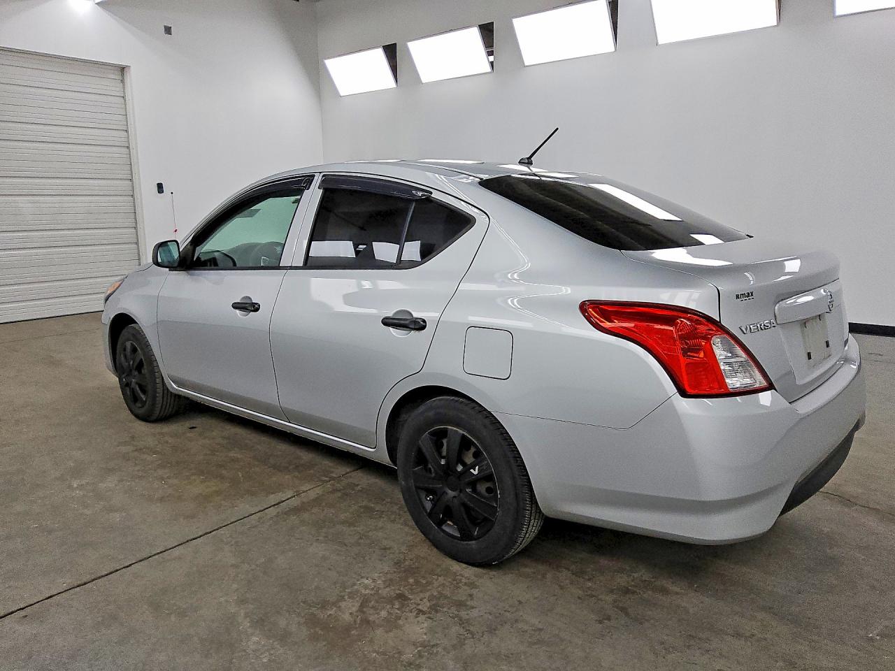 Nissan Versa 1.6 S