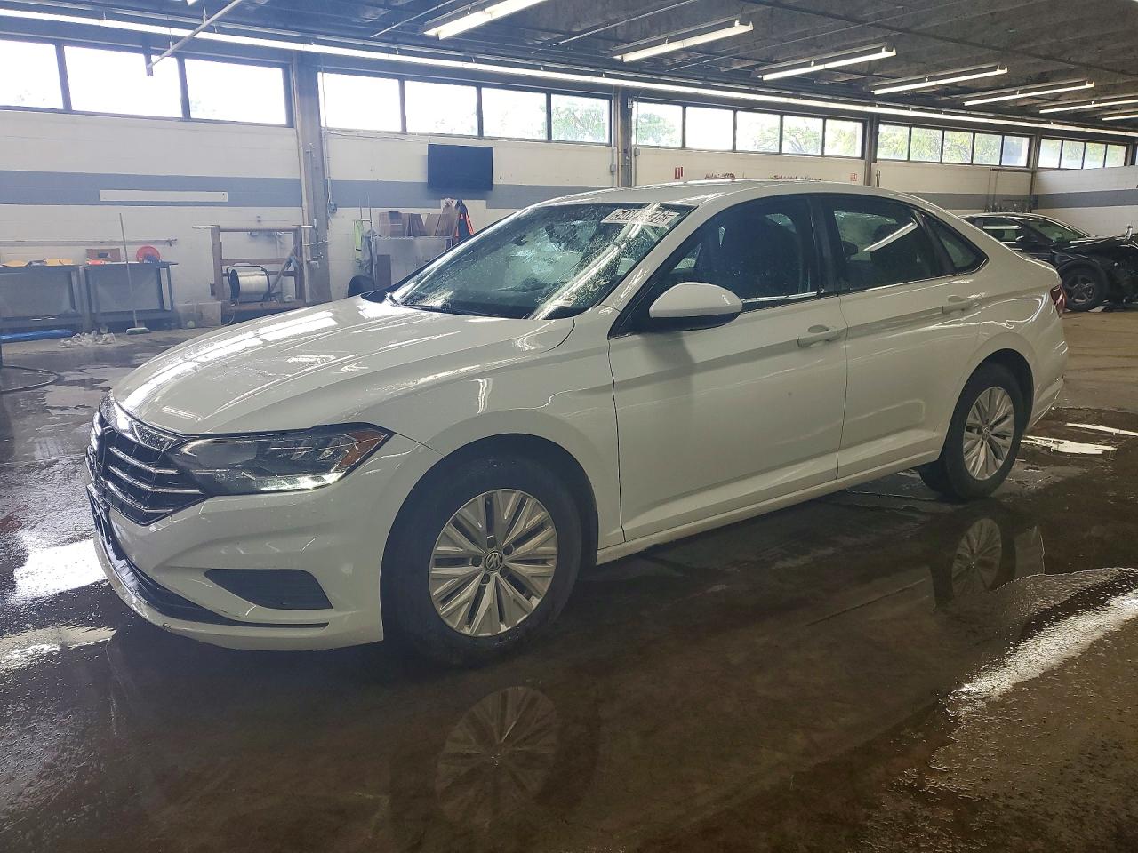 Salvage Volkswagen Jetta Image