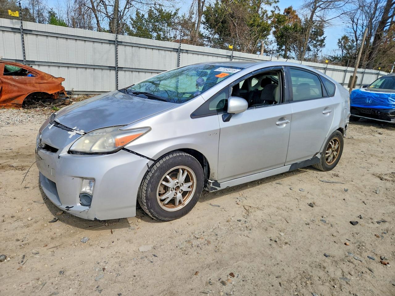 Salvage Toyota Prius Image