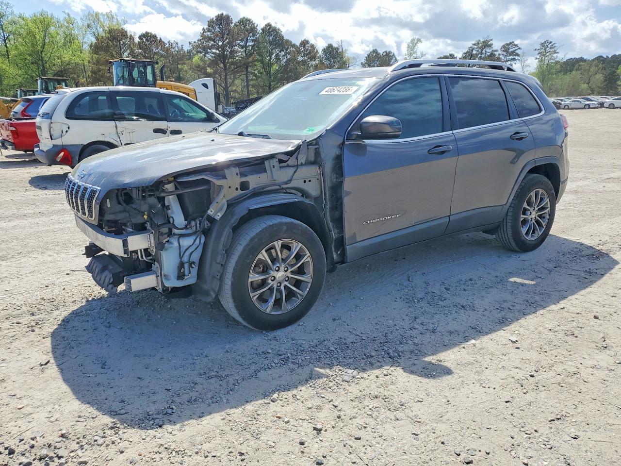 Salvage Jeep Cherokee Image