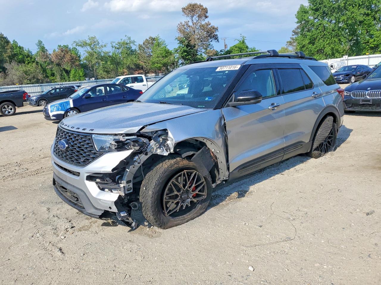 Salvage Ford Explorer Image
