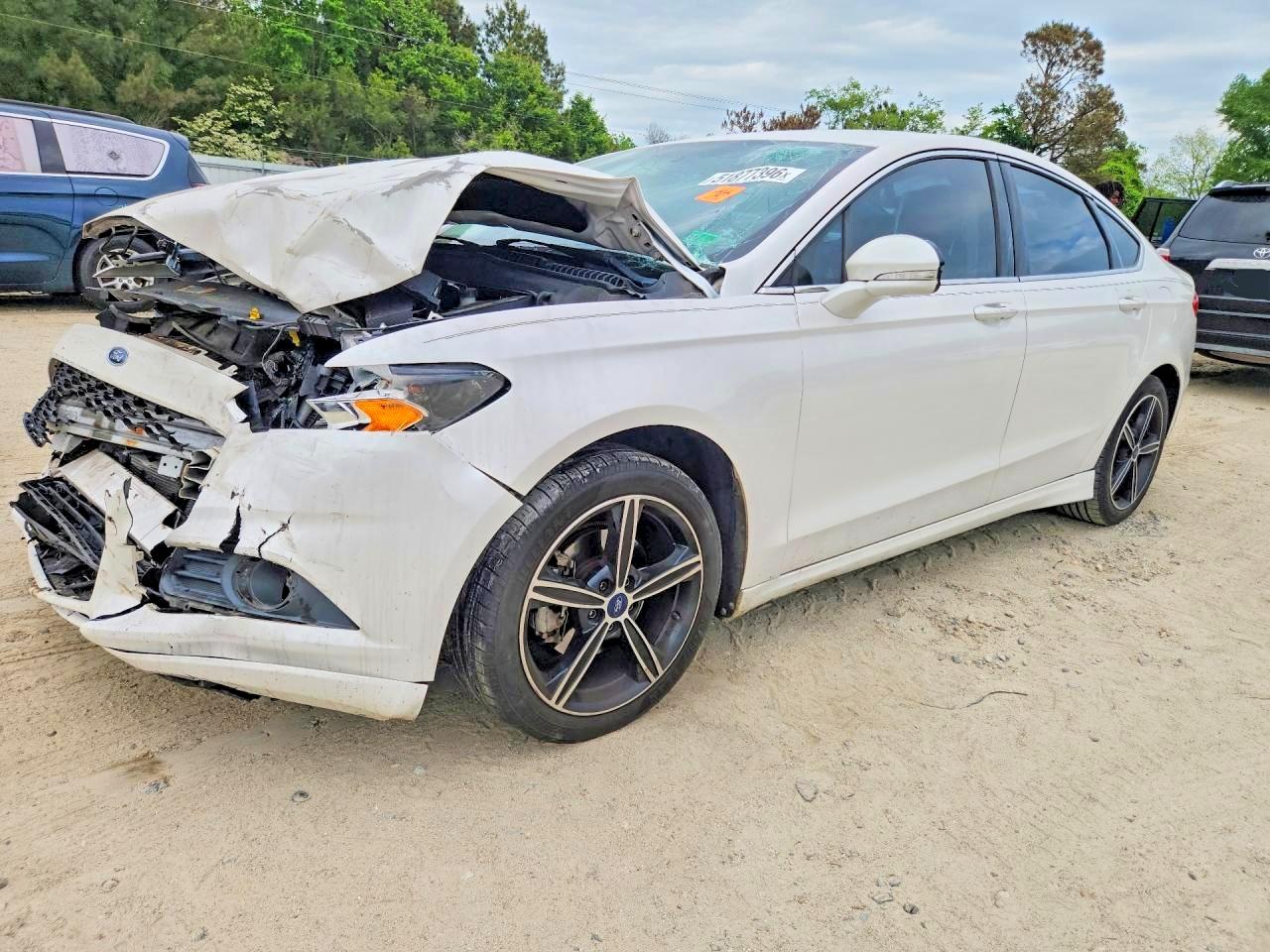 Salvage Ford Fusion Image