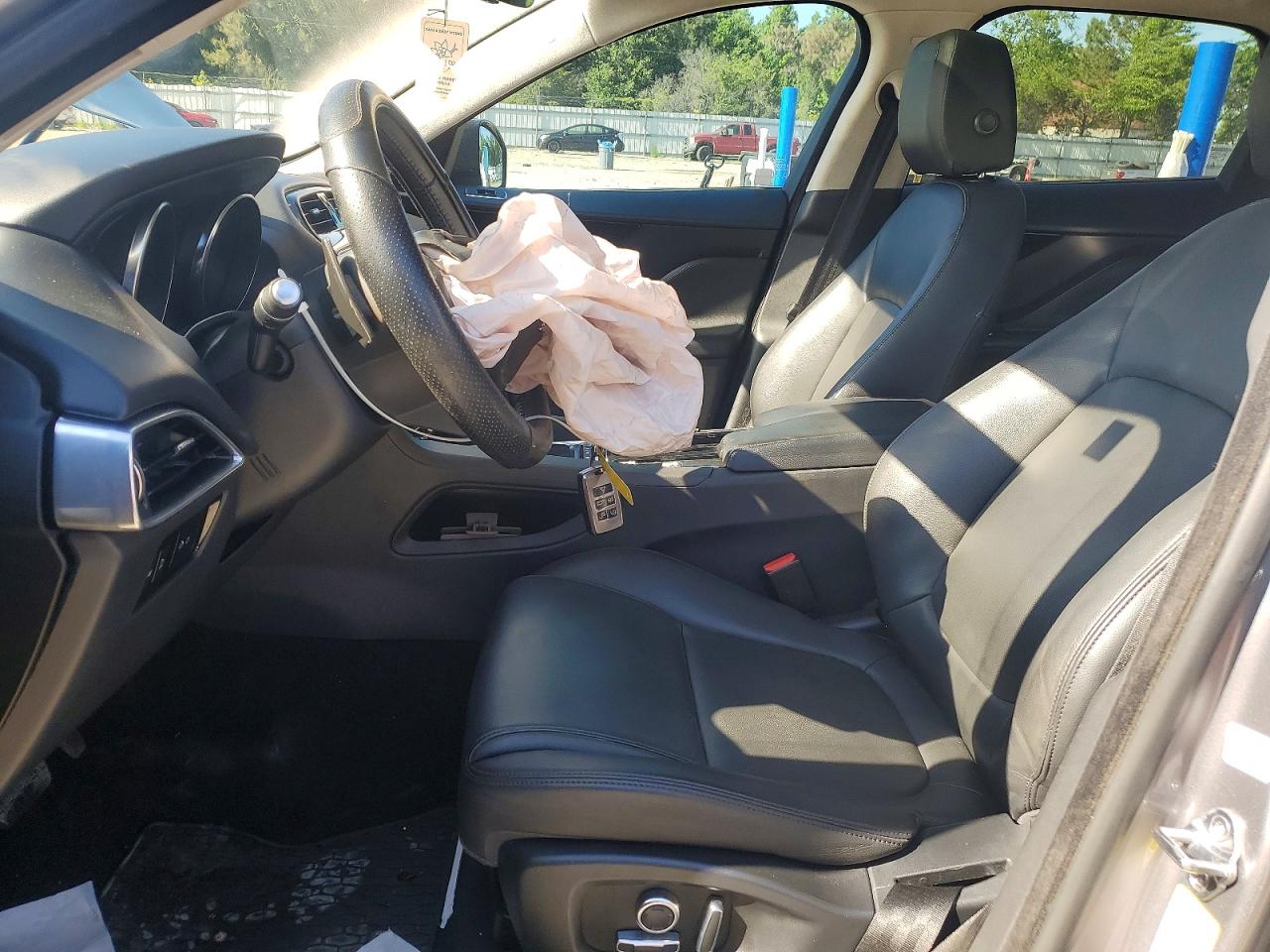 Jaguar F-PACE Premium