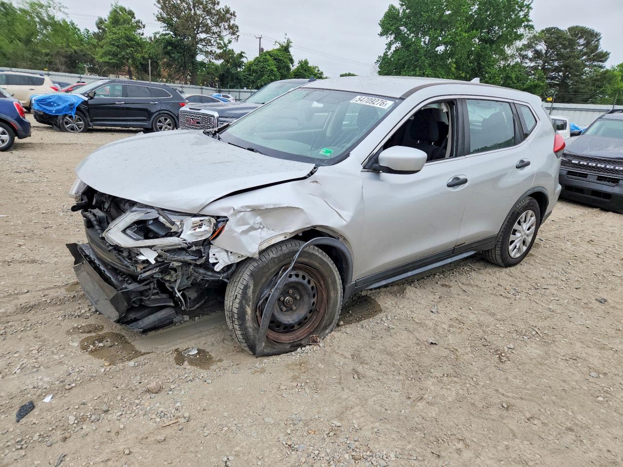 Salvage Nissan Rogue Image