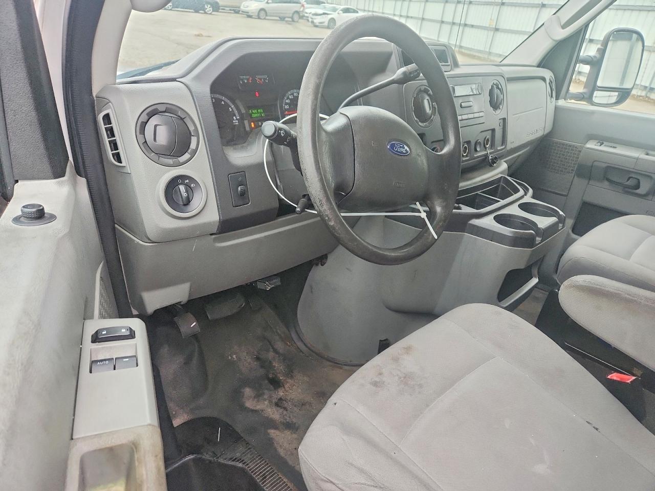 Ford Econoline E150 Van