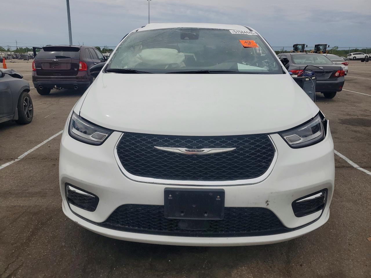 Chrysler Pacifica Select
