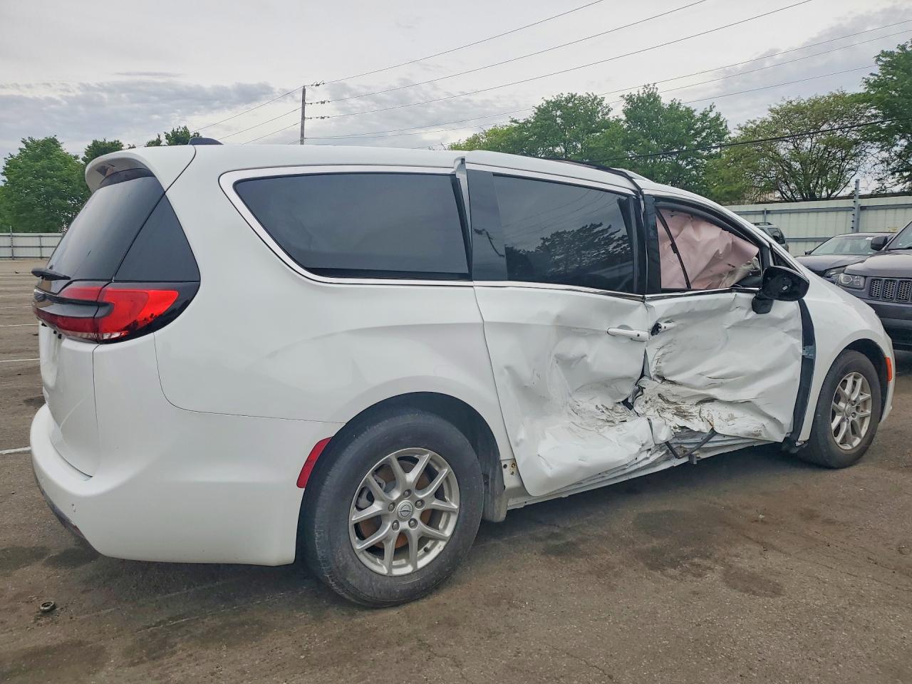 Chrysler Pacifica Select