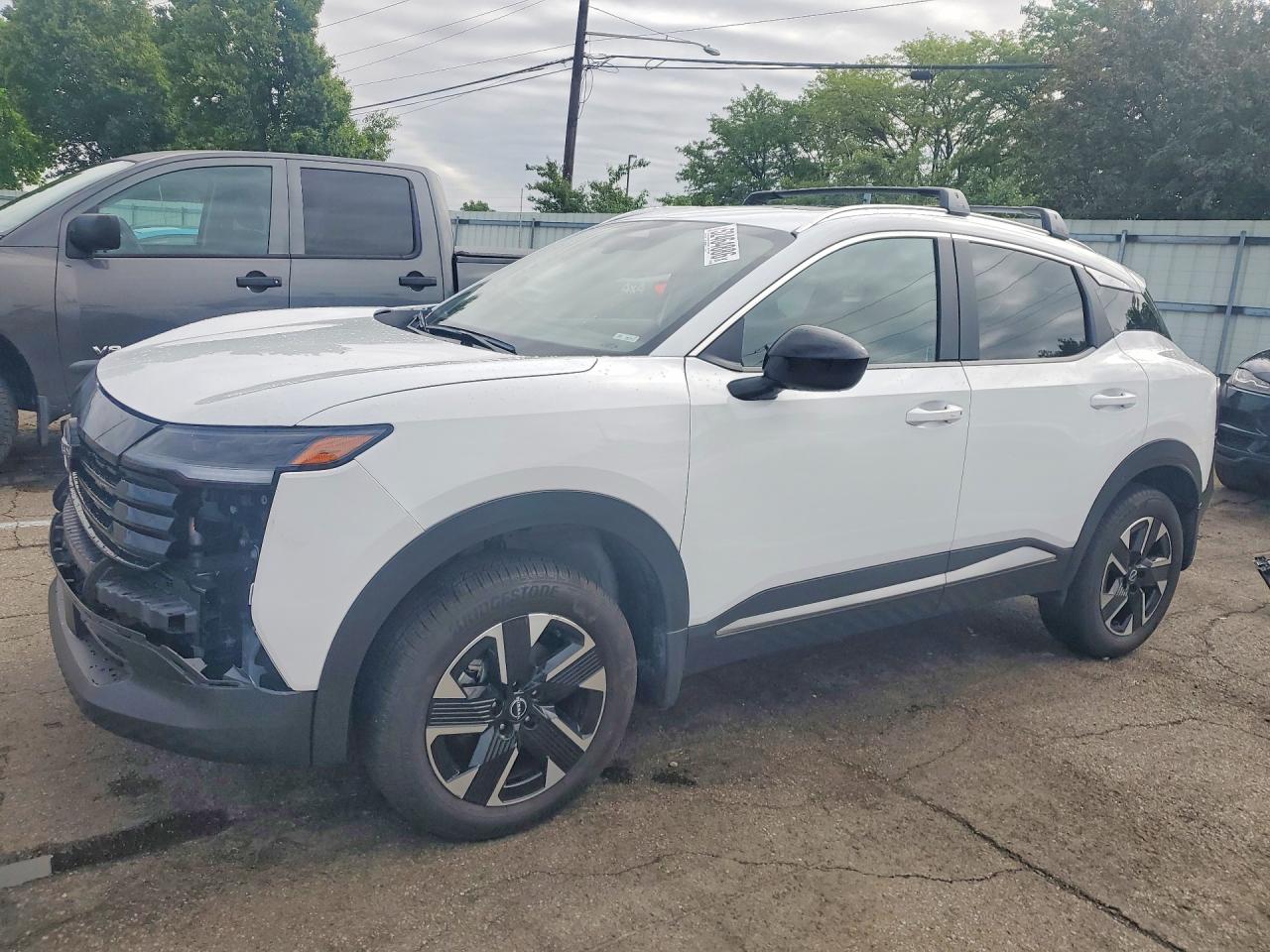 Salvage Nissan Kicks Image