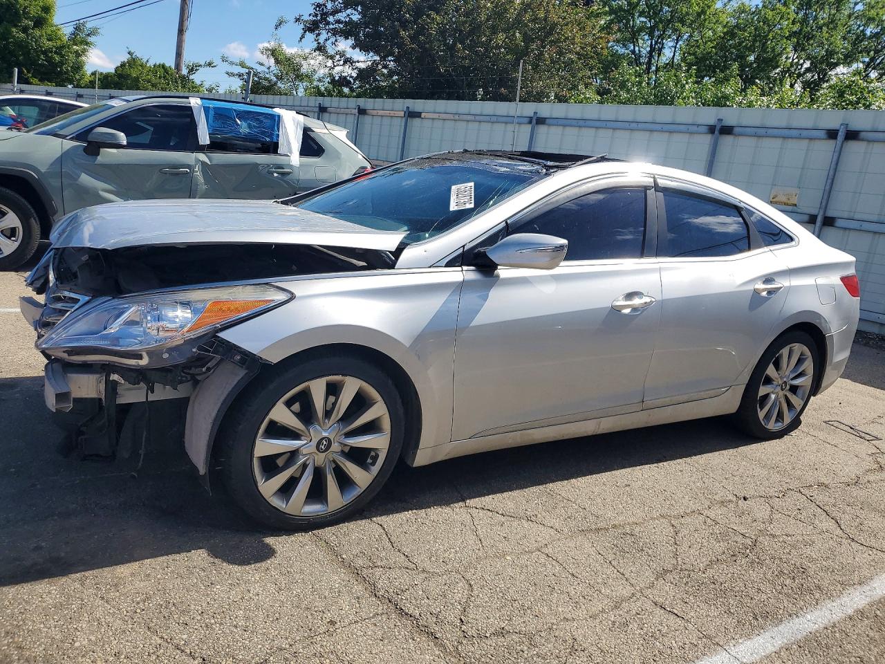 Salvage Hyundai Azera Base Image