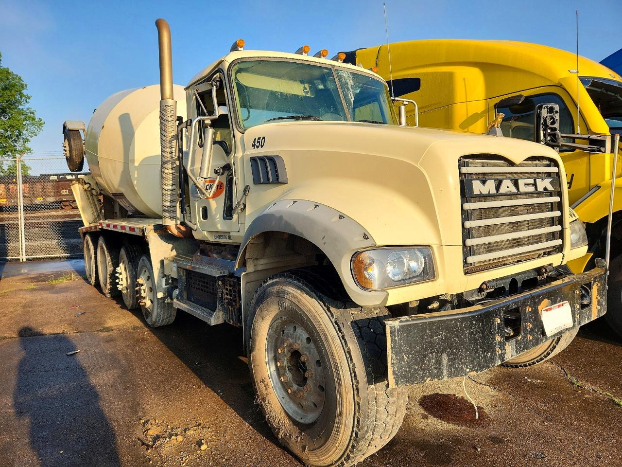 Salvage Mack Granite Image