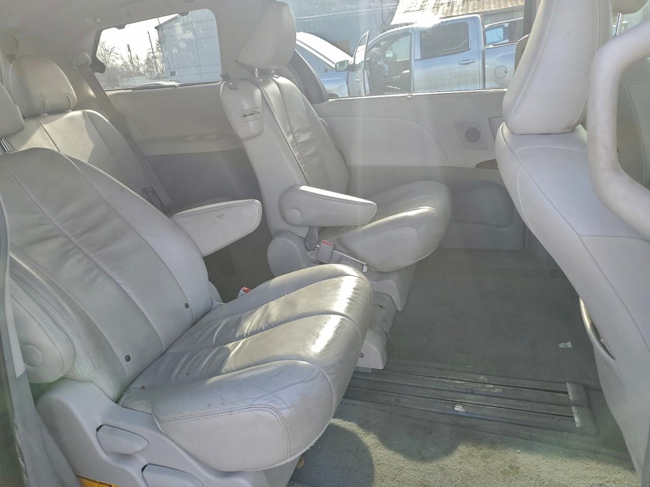 Toyota Sienna Xle