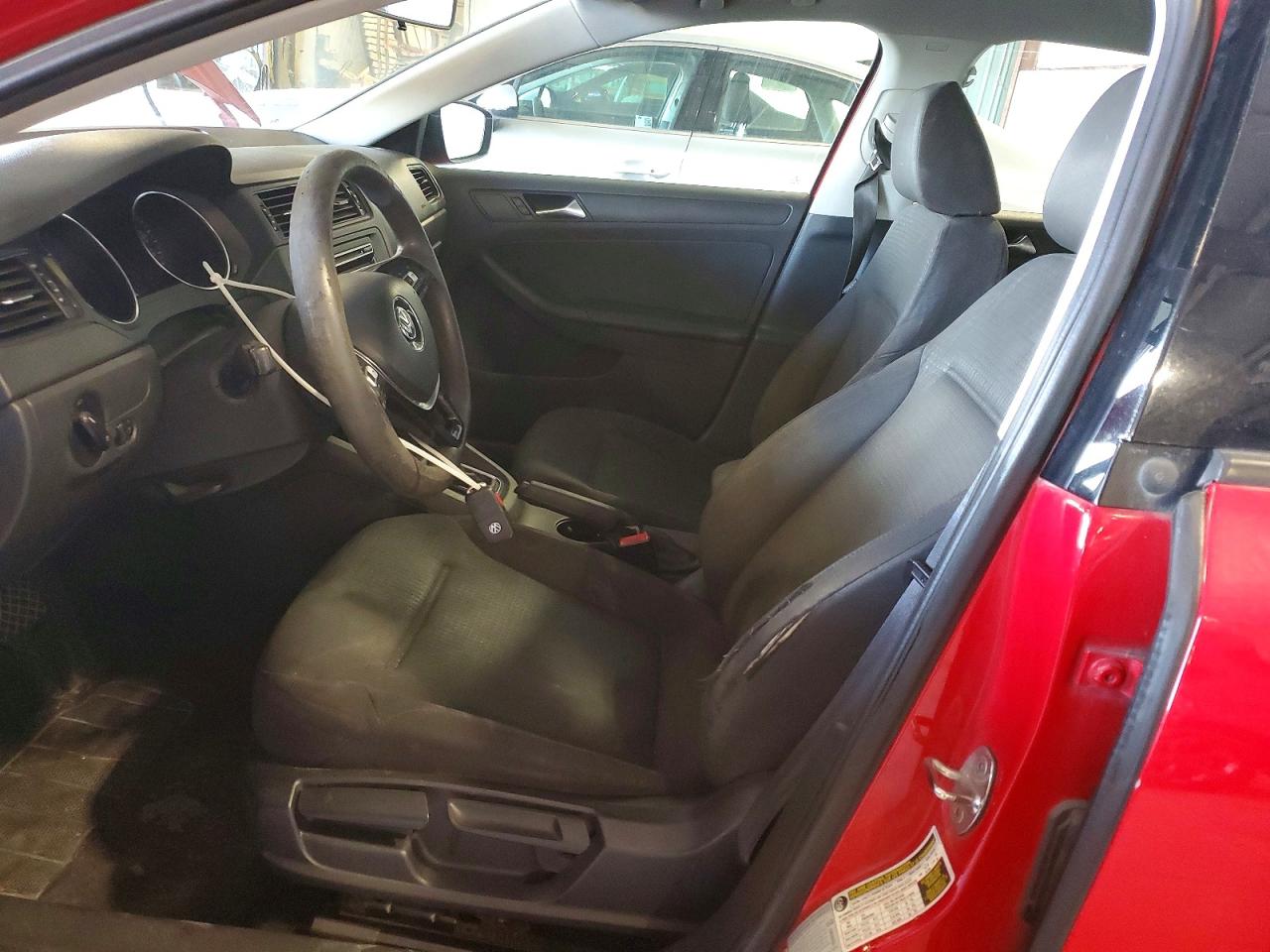 Volkswagen Jetta Base