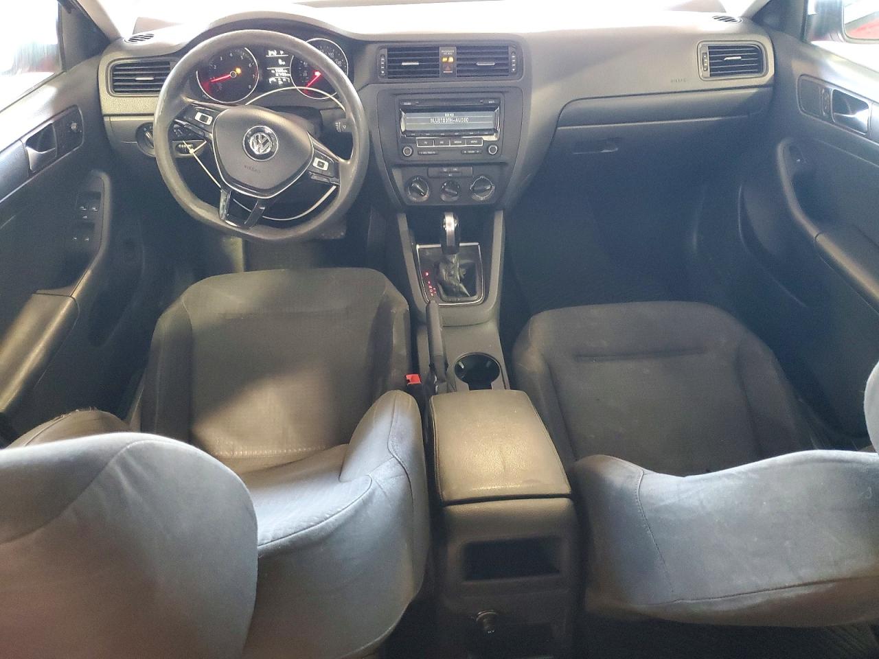 Volkswagen Jetta Base