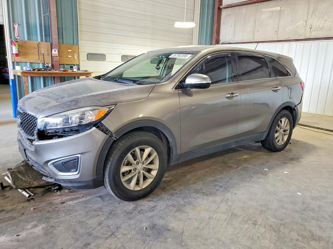 Salvage Kia Sorento Image