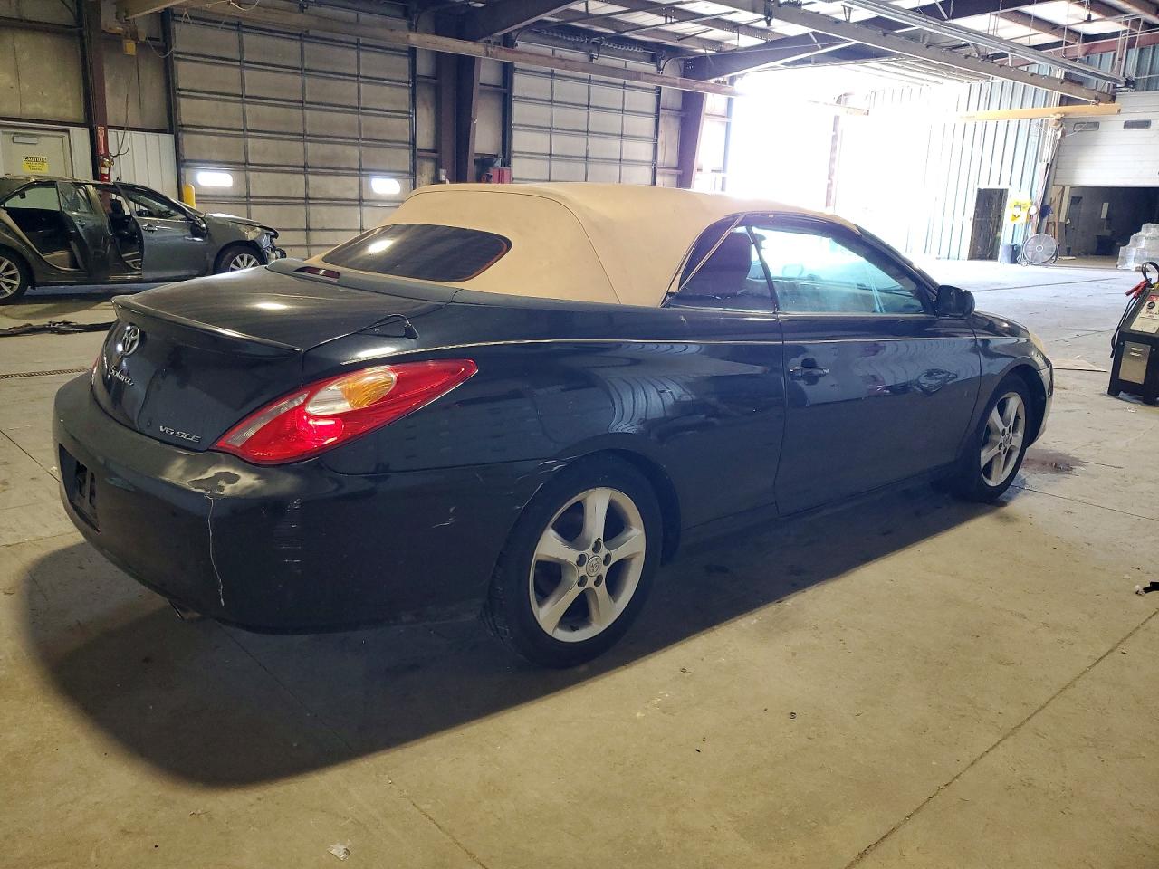 Toyota Camry Sle V6
