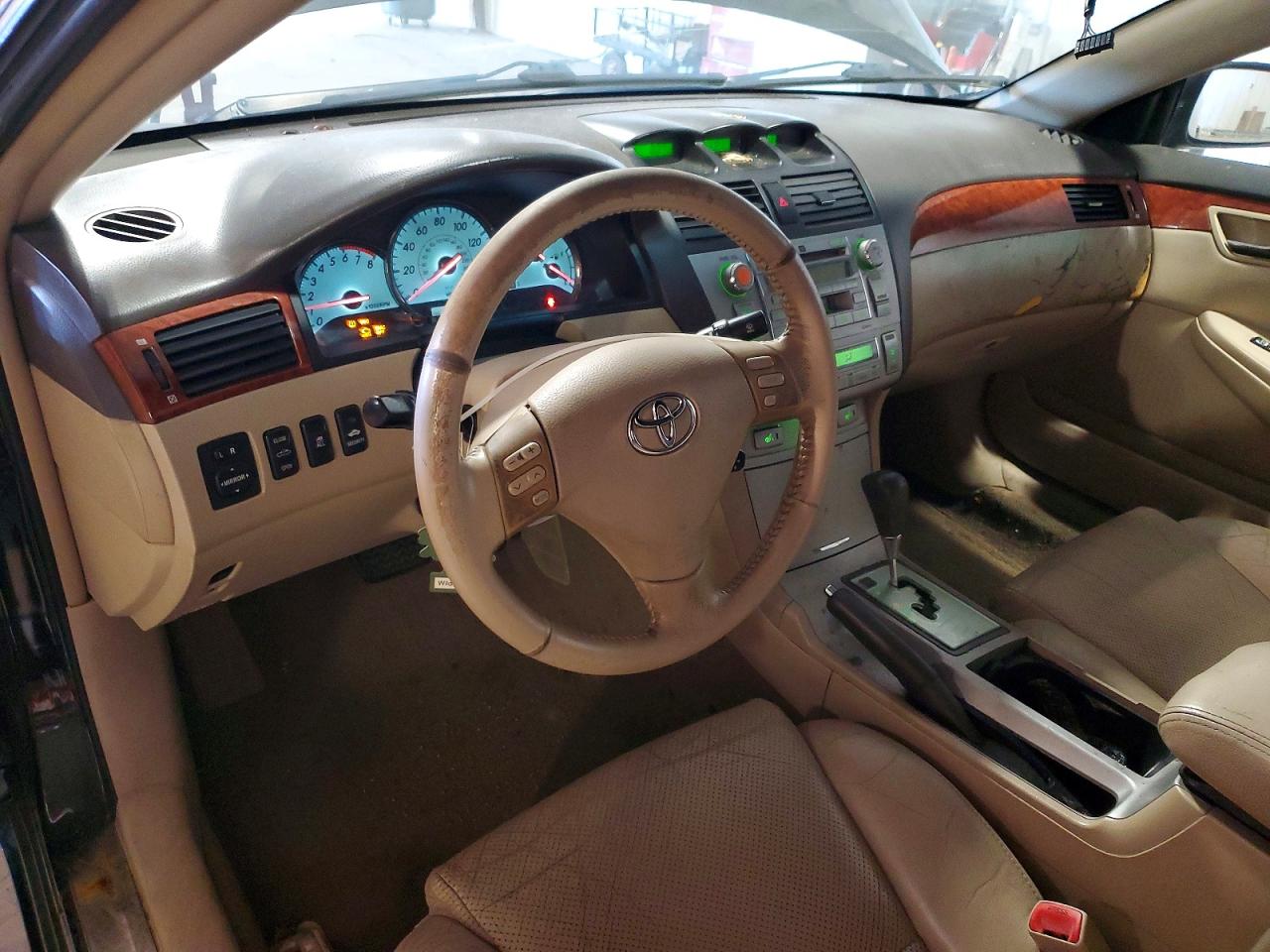 Toyota Camry Sle V6
