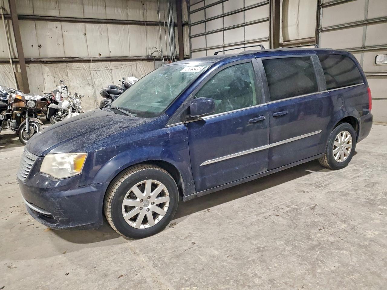 Salvage Chrysler Minivan Image
