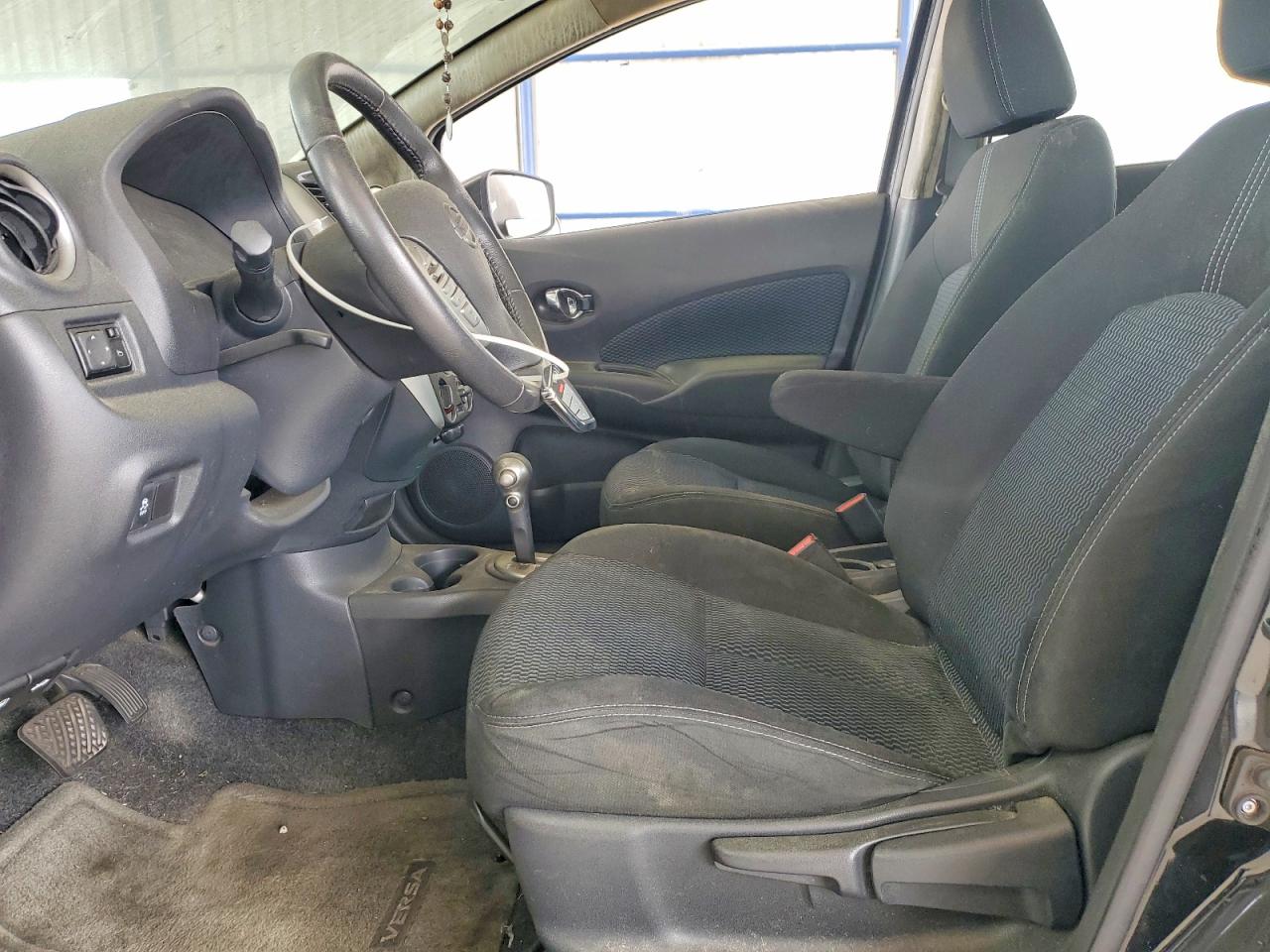 Nissan Versa S